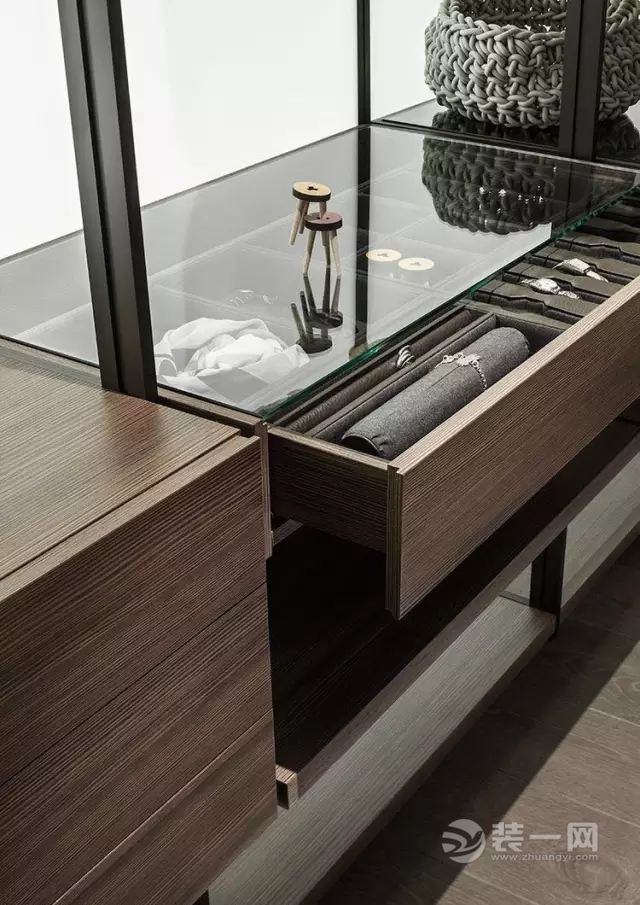 玻璃家具